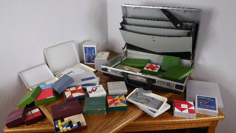 lot 92 image: Vintage Psychology Chidrens IQ Testing Kit