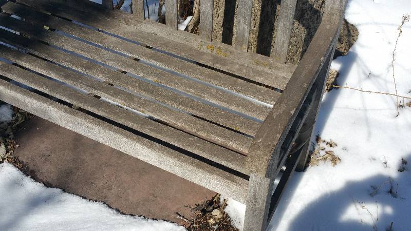 lot 103 image: Wood Bench