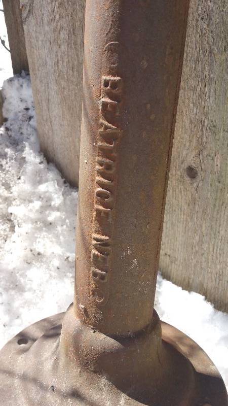 lot 107 image: Cast Iron Hand Water Pump