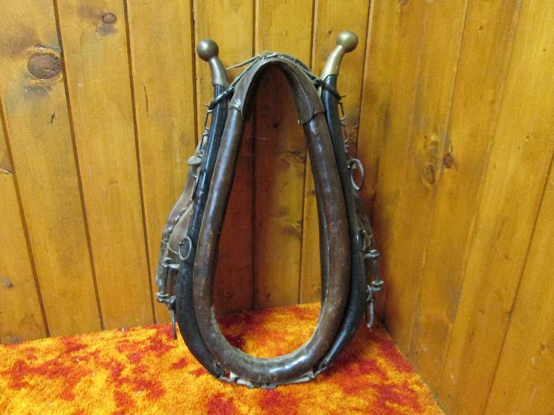 lot 33A image: Large Vintage Horse Collar