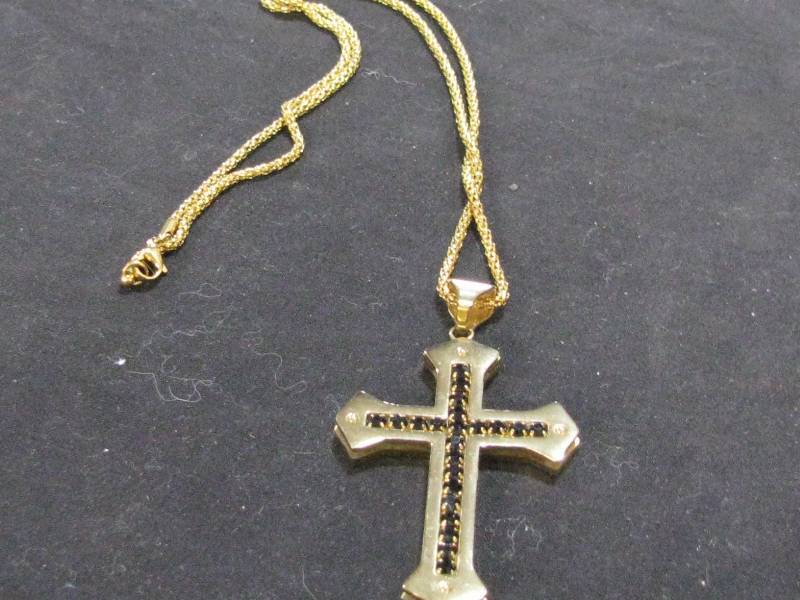 lot 19 image: Gold Plated Cross & Chain