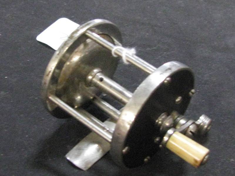 lot 22 image: Hard Rubber-Nickle Silver 60yd Quanruple Trade Reel