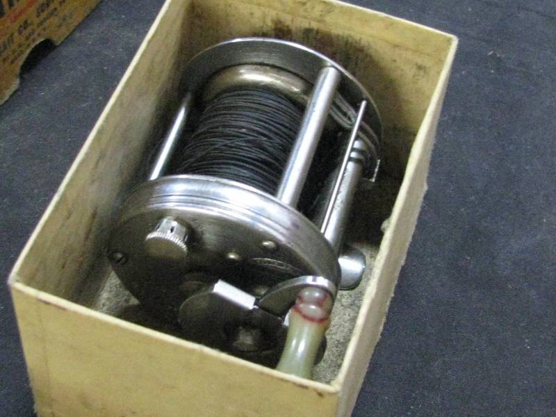 lot 31 image: Southbend #400 Reel in Box