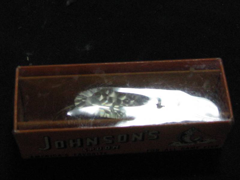 lot 37 image: Johnson Spoon-Silver Minnow in Box