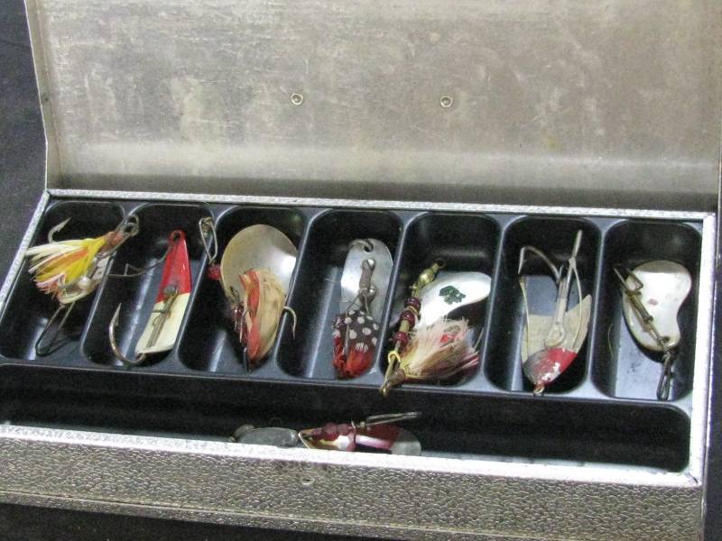 lot 47 image: UNCO Aluminum Box of Old Lures