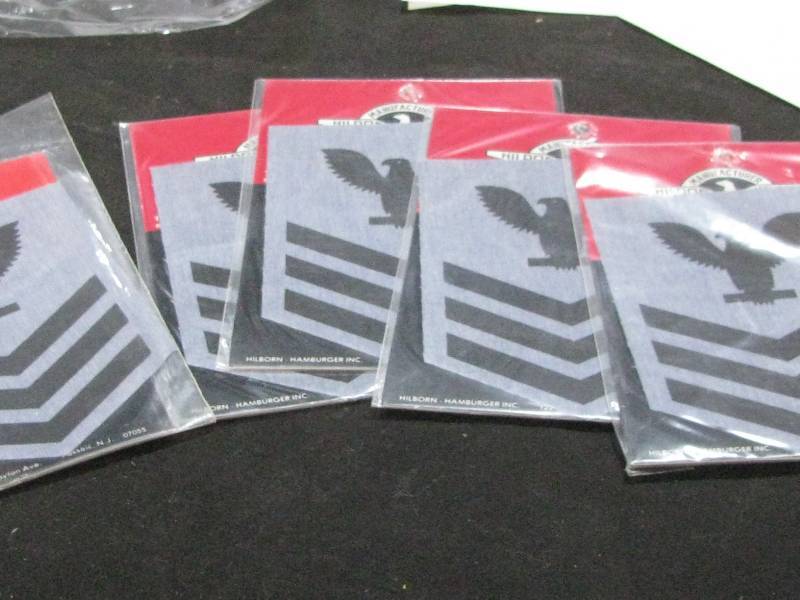 lot 59 image: US Navy Utility Rating Badges-Male