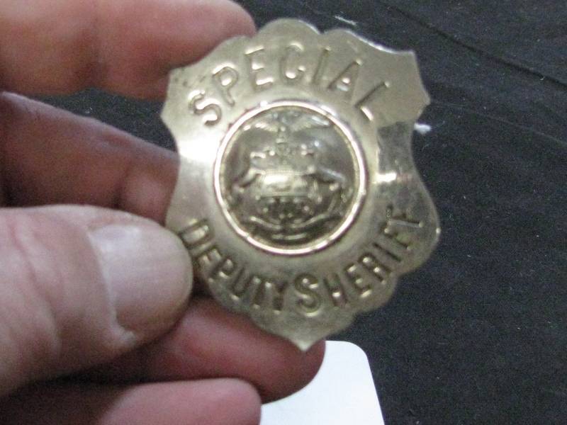 lot 67 image: Retired Special Deputy Sheriff Badge