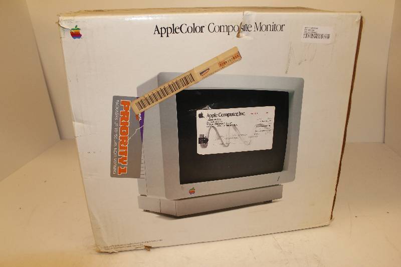 lot 22 image: VINTAGE APPLE COLOR COMPOSITE MONITOR