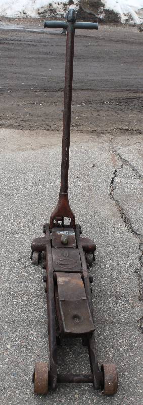 1940s Blackhawk 4 Ton Vintage Equipment Lift