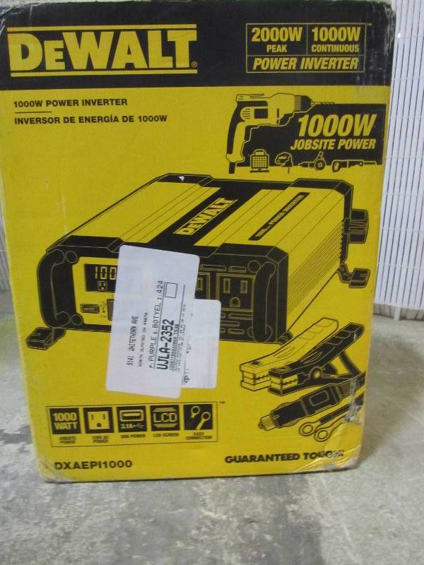 lot 10 image: DEWALT 1000-Watt Power Inverter