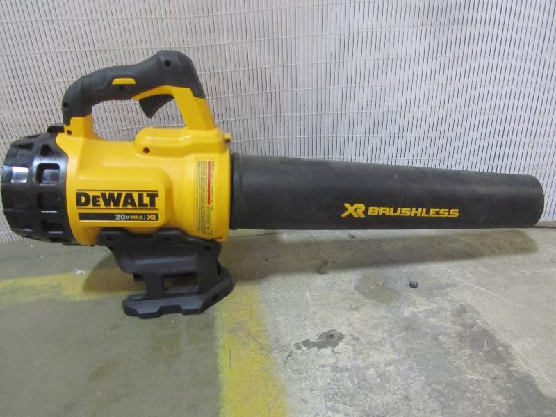 lot 11 image: DEWALT 90 MPH 400 CFM 20-Volt MAX Lithium-Ion Cordless Handheld Leaf Blower - Battery and Charger Not Included