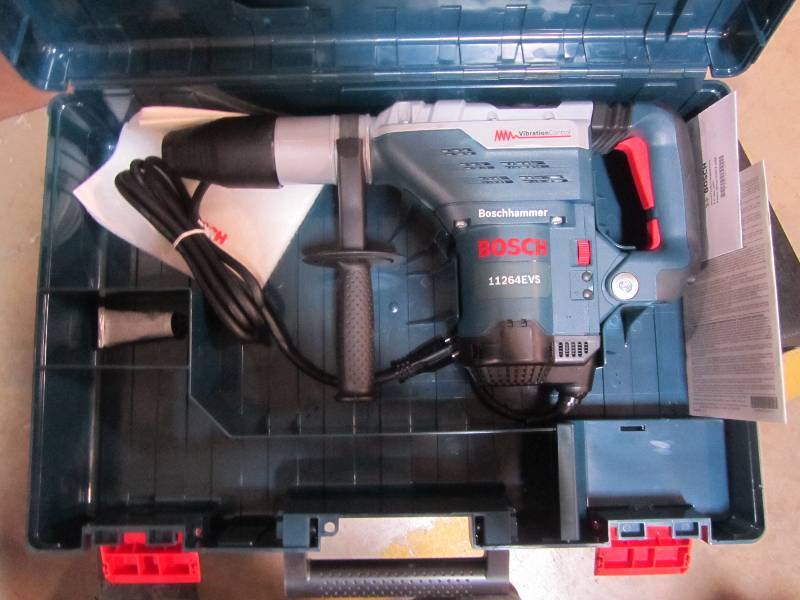 Bosch 13 Amp Corded 1 5 8 in. SDS max Variable Speed Rotary Hammer