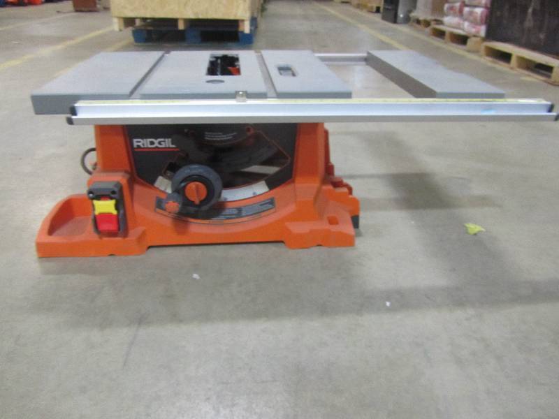 lot 20 image: RIDGID 15 Amp 10 in. Heavy-Duty Portable Table Saw AS-IS