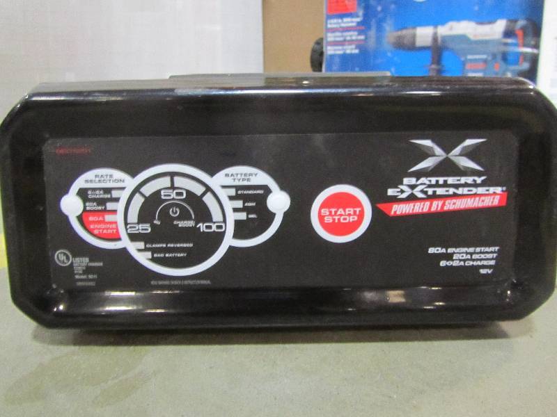 lot 28 image: Schumacher 12-Volt, 80 Amp Engine Start, 20 Amp ChargerMaintainer