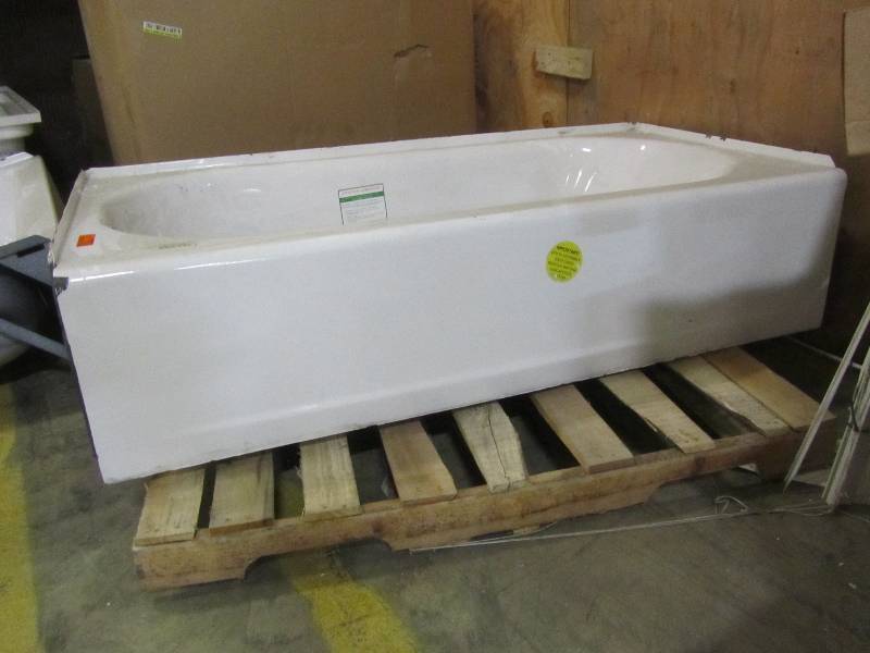 lot 92 image: American Standard  Cambridge 5 ft. x 32 in. Right Drain Americast Soaking Tub in White