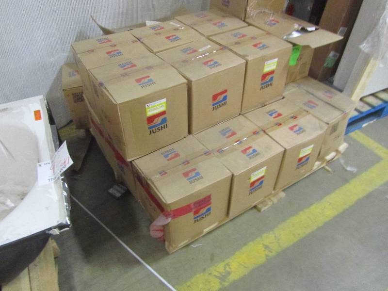 lot 93 image: string boxes (x24)