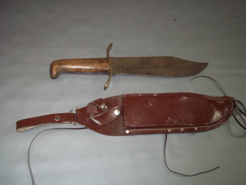 9 Knife with Sheath