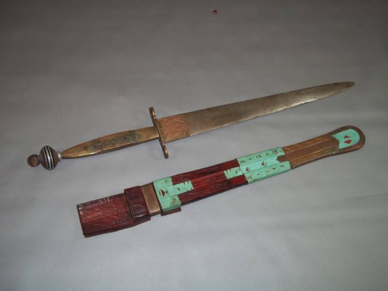 10 Knife with Sheath