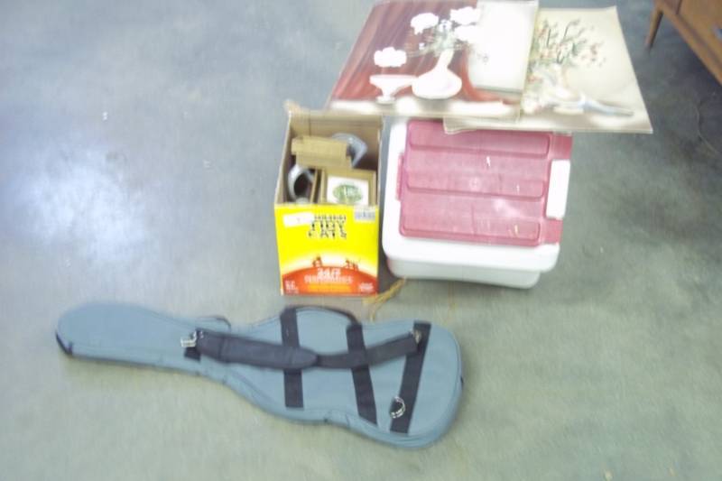 Assorted lot, Pet food bin, case, dcor