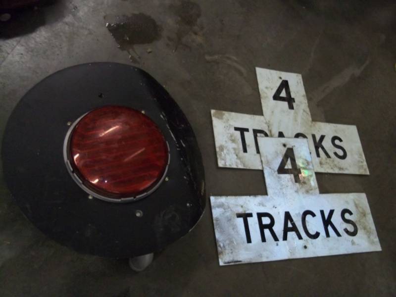 Rail Road Signs and Rail Road Light