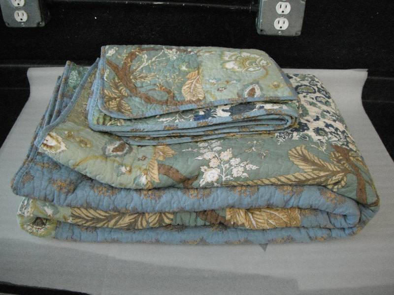 King Quilted Comforter & Shams