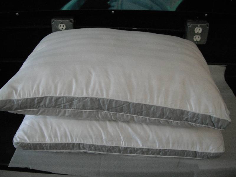 StandardQueen Pillows