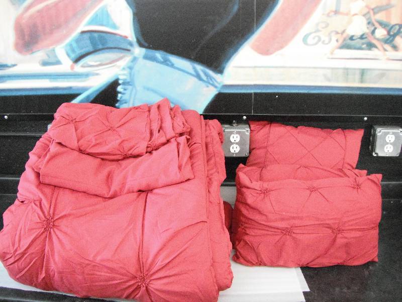 Queen Comforter Set
