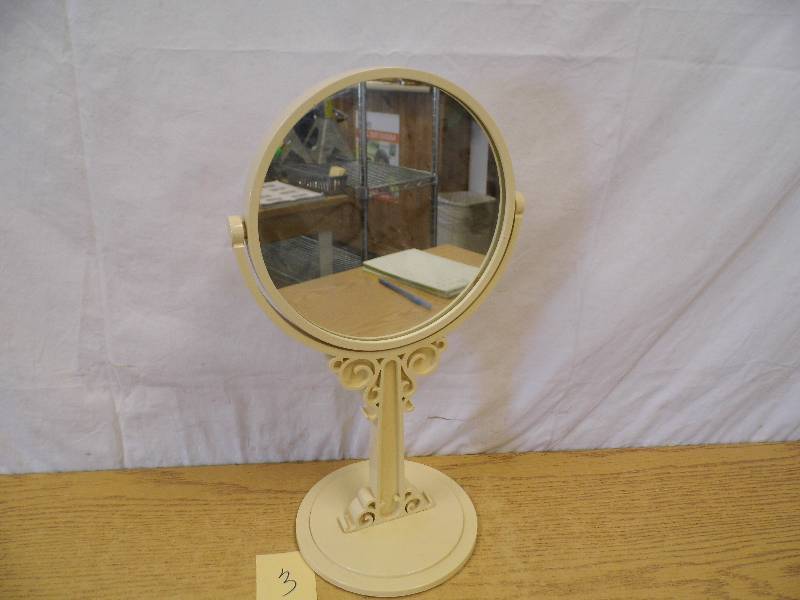 lot 3 image: Mirror