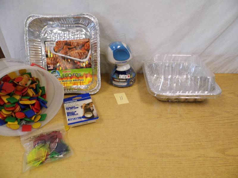 lot 11 image: Power Scubber - Foil Pans