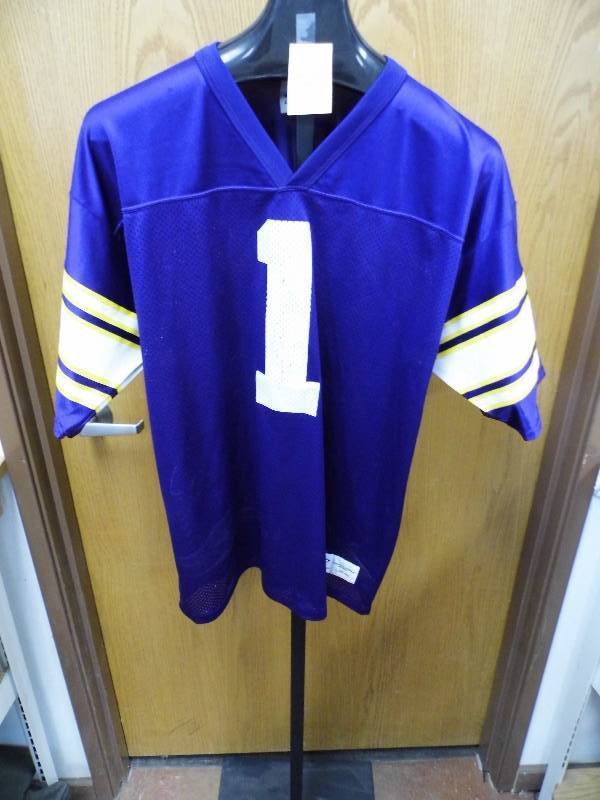 lot 25 image: Vikings Jersey #1