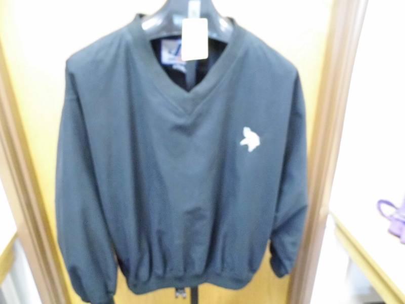 lot 33 image: Vikings Pullover