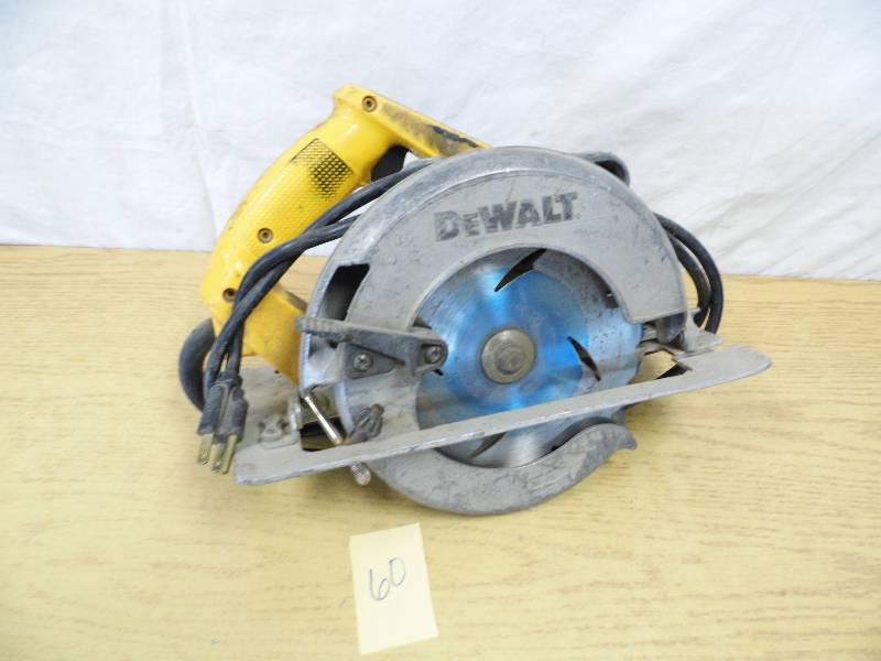 lot 60 image: Circular Saw Kit