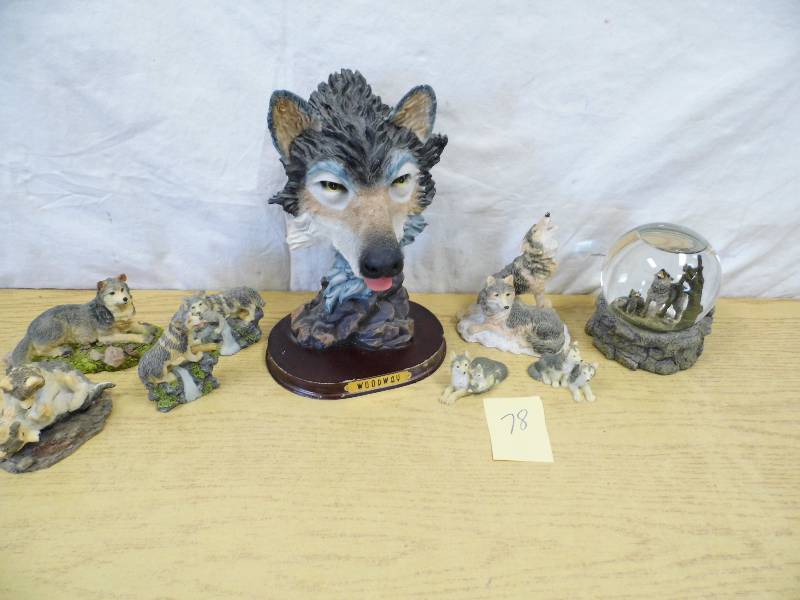 lot 78 image: Wolf Decor