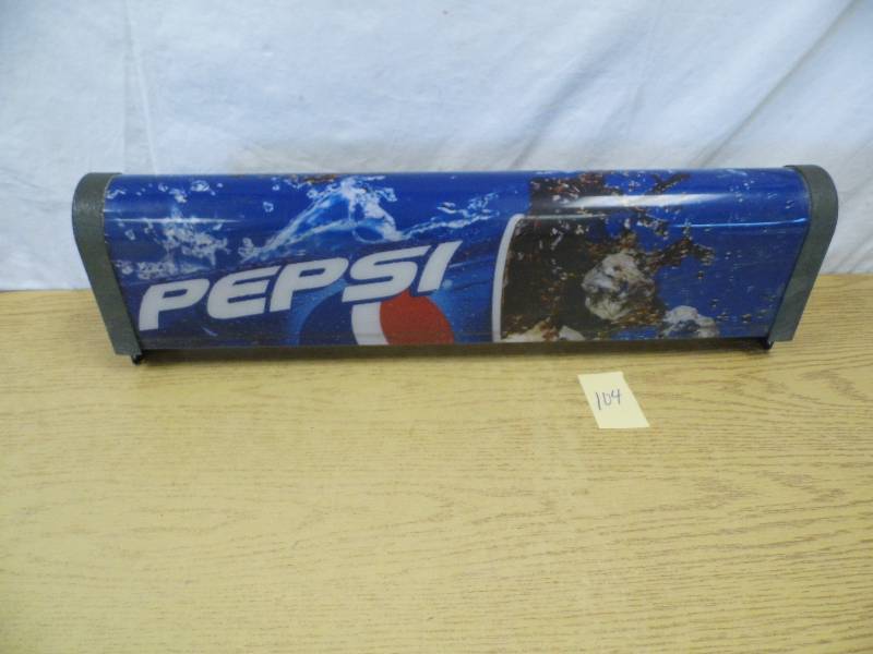lot 104 image: Pepsi Plastic Dispenser Top