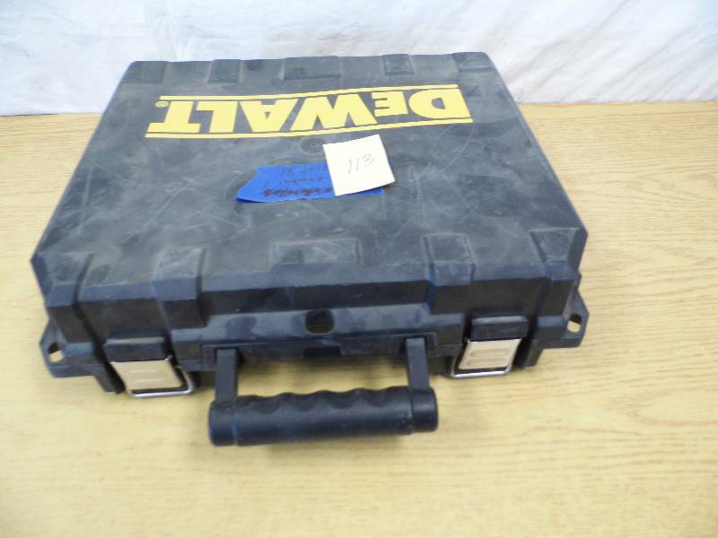 lot 113 image: DeWatl Impact Driver