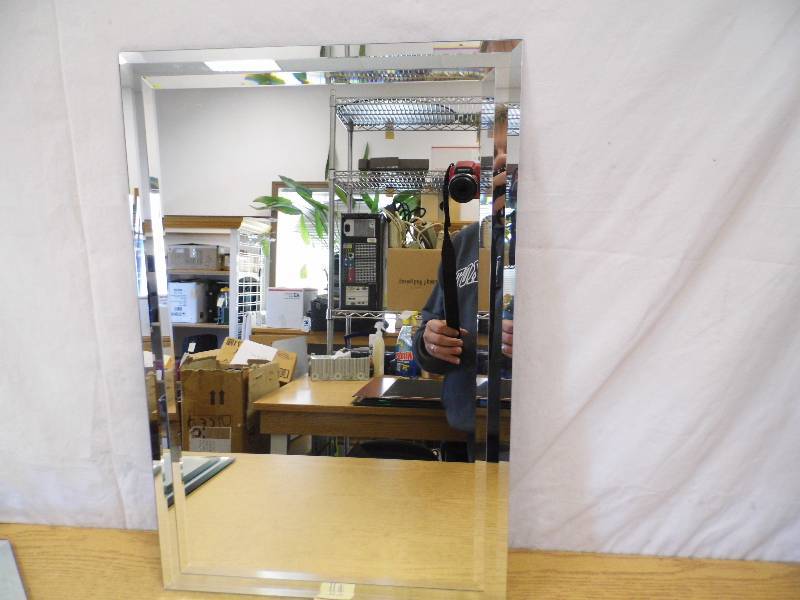 lot 116 image: Mirror