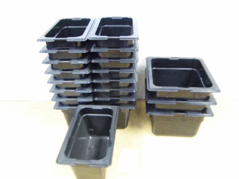lot 130 image: Salad Bar Containers