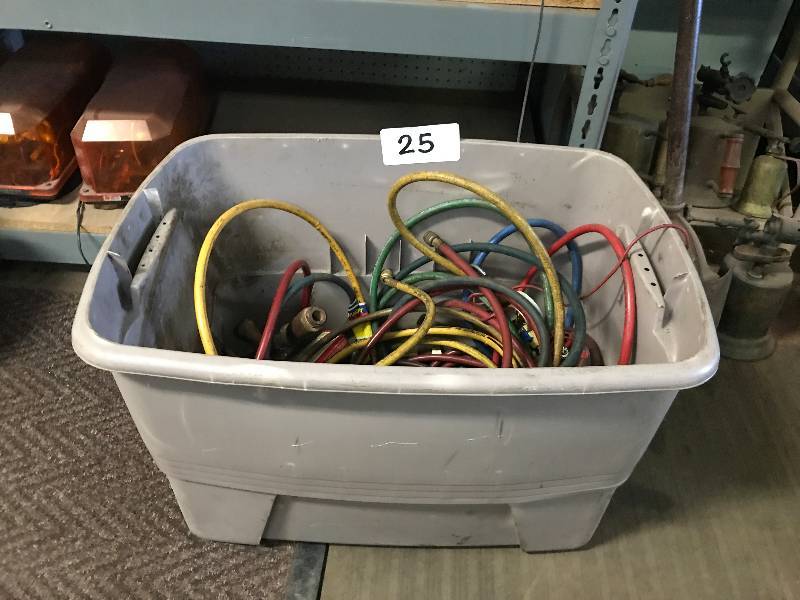 lot 25 image: BIN OF REFRIGERANT RECOVERY ACCESSORIES