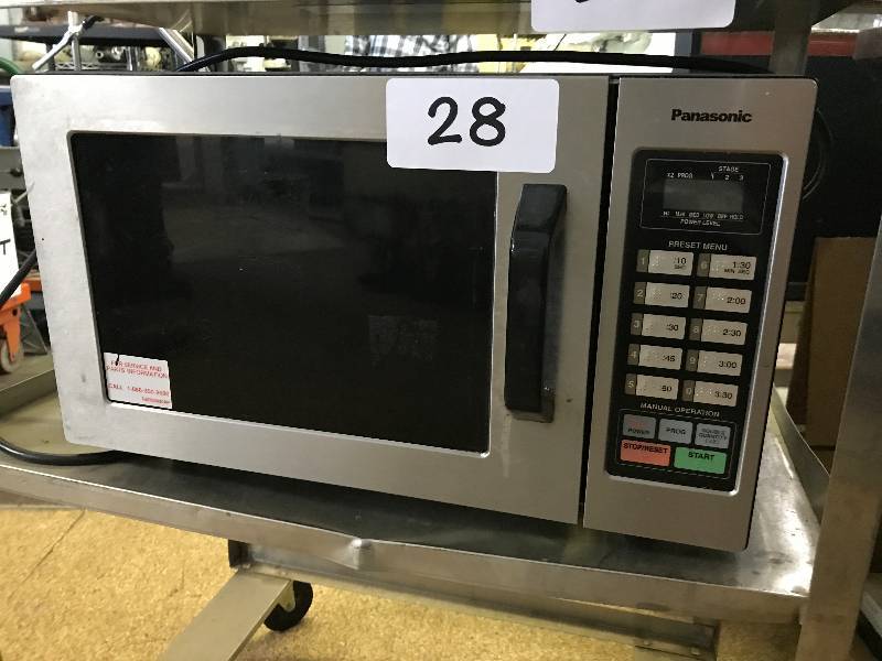 lot 28 image: COMMERCIAL MICROWAVE