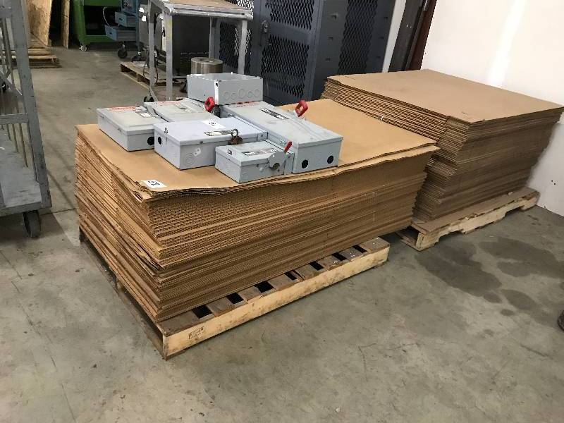 lot 52 image: 2 LOTS OF NEW CARDBOARD BOXES
