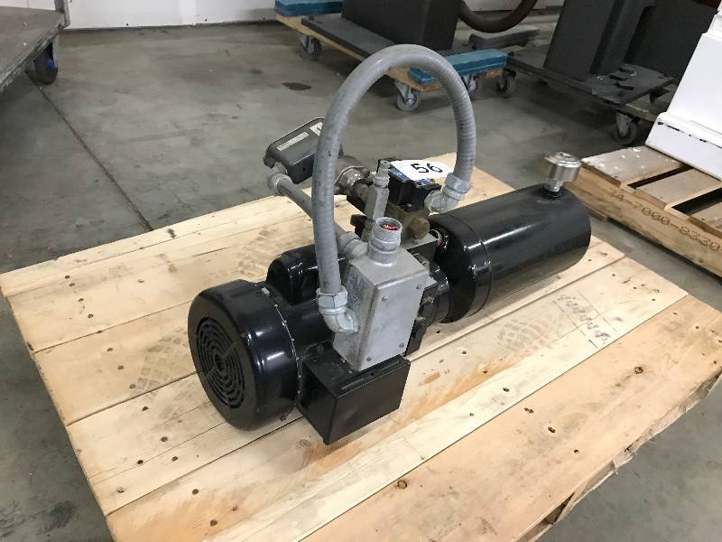 lot 56 image: PUMP UNIT