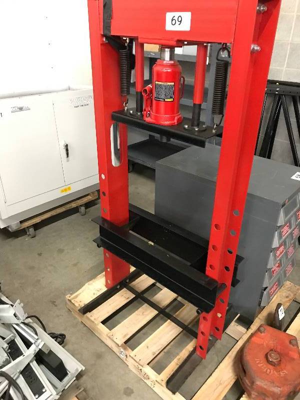 lot 69 image: NORTHERN TOOL H PRESS
