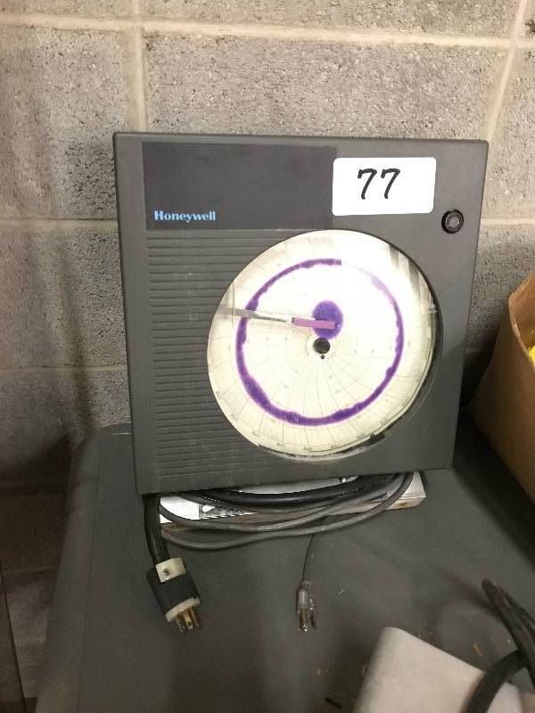 lot 77 image: HONEYWELL CIRCULAR PLOTTER