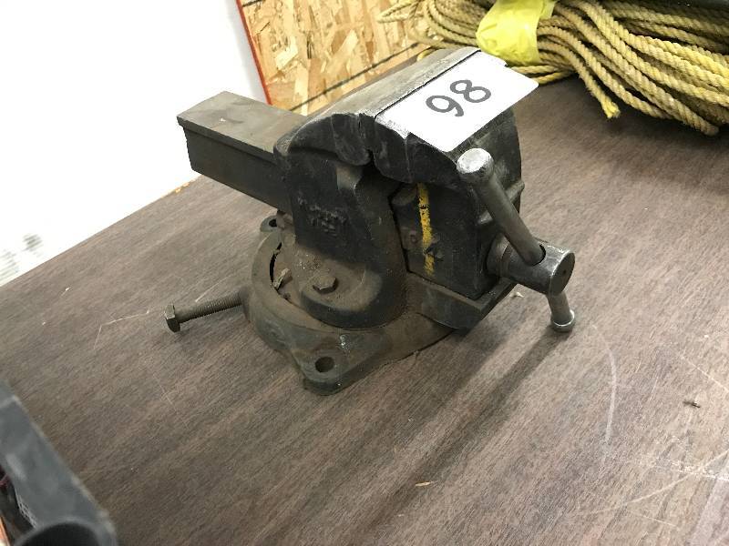 lot 98 image: PARAMO NO. 4 VISE