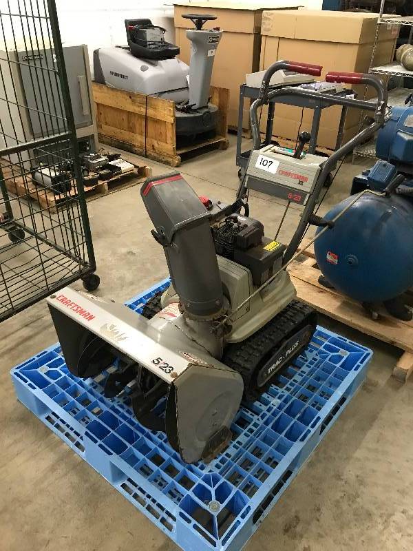 lot 107 image: SNOW BLOWER