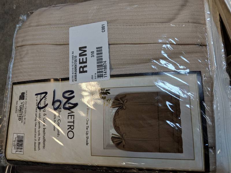 United Metro 40 x 63 Tie-Up Shade - Natural