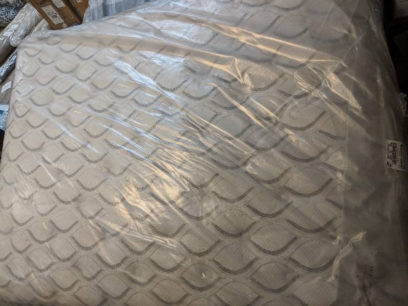 Sealy Response Performance Attendance Plush Mattress - Queen (Mattress ONLY)