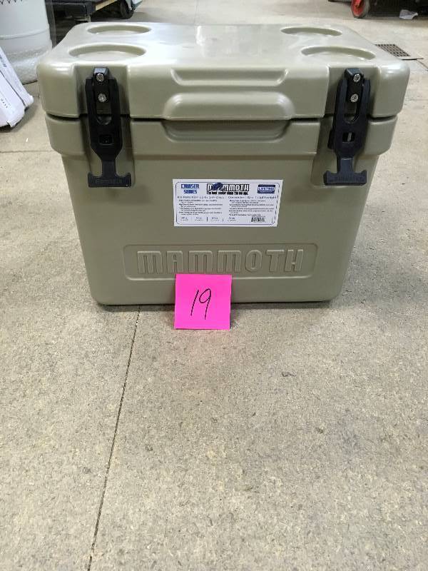 lot 19 image: Mammoth Cruiser 20 Qt. Tan Cooler not used