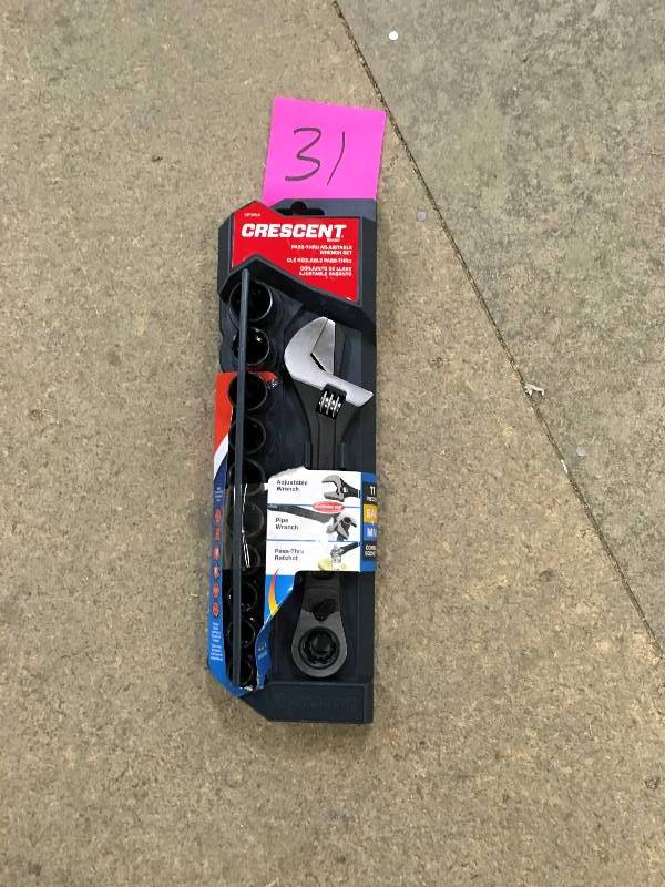 lot 31 image: Apex Tool Group CPTAW8 11PC 38 Inch ADJ Wrench Set