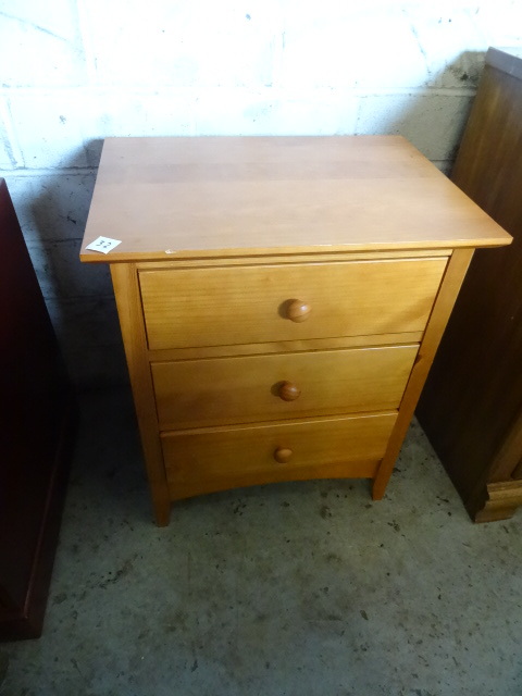Bedroom 3 drawer end table. 20 x 15...